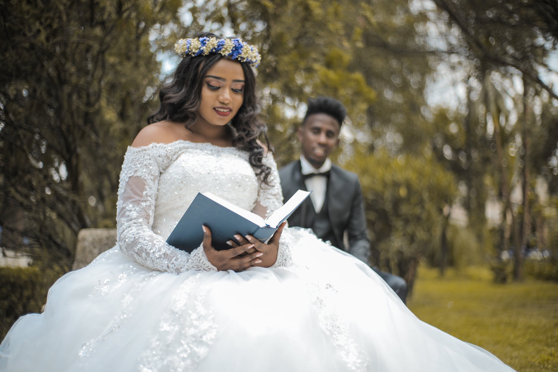Should Age Matter in A Relationship? 3 Should Age Matter in A Relationship?
