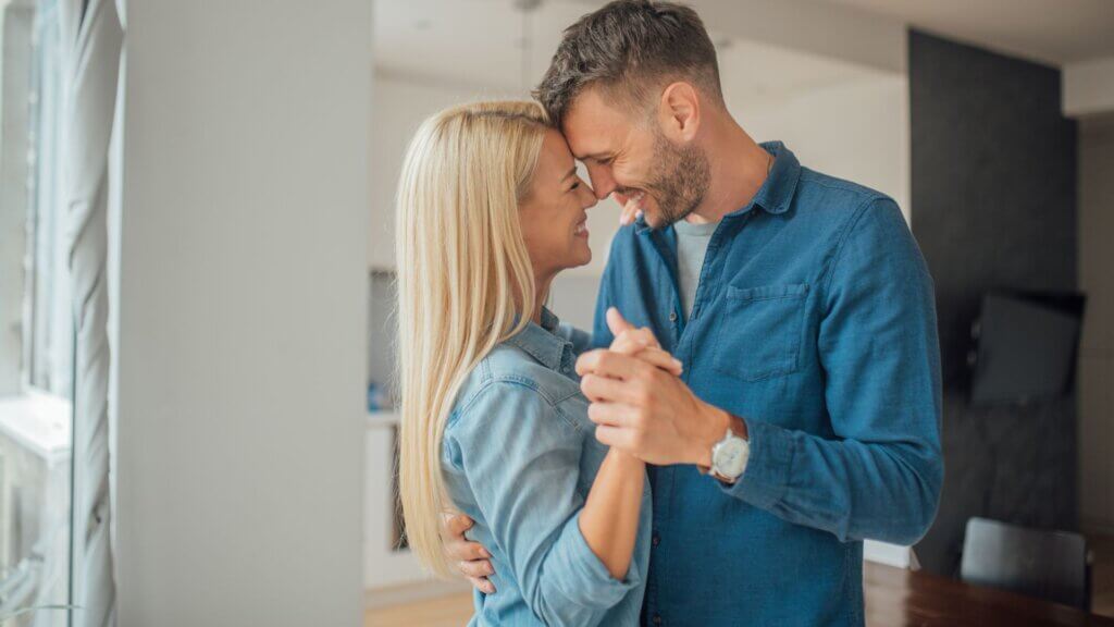Signs Your Relationship Is Thriving