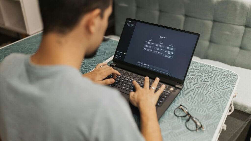 The Top AI Writing Tools To Help You Level Up