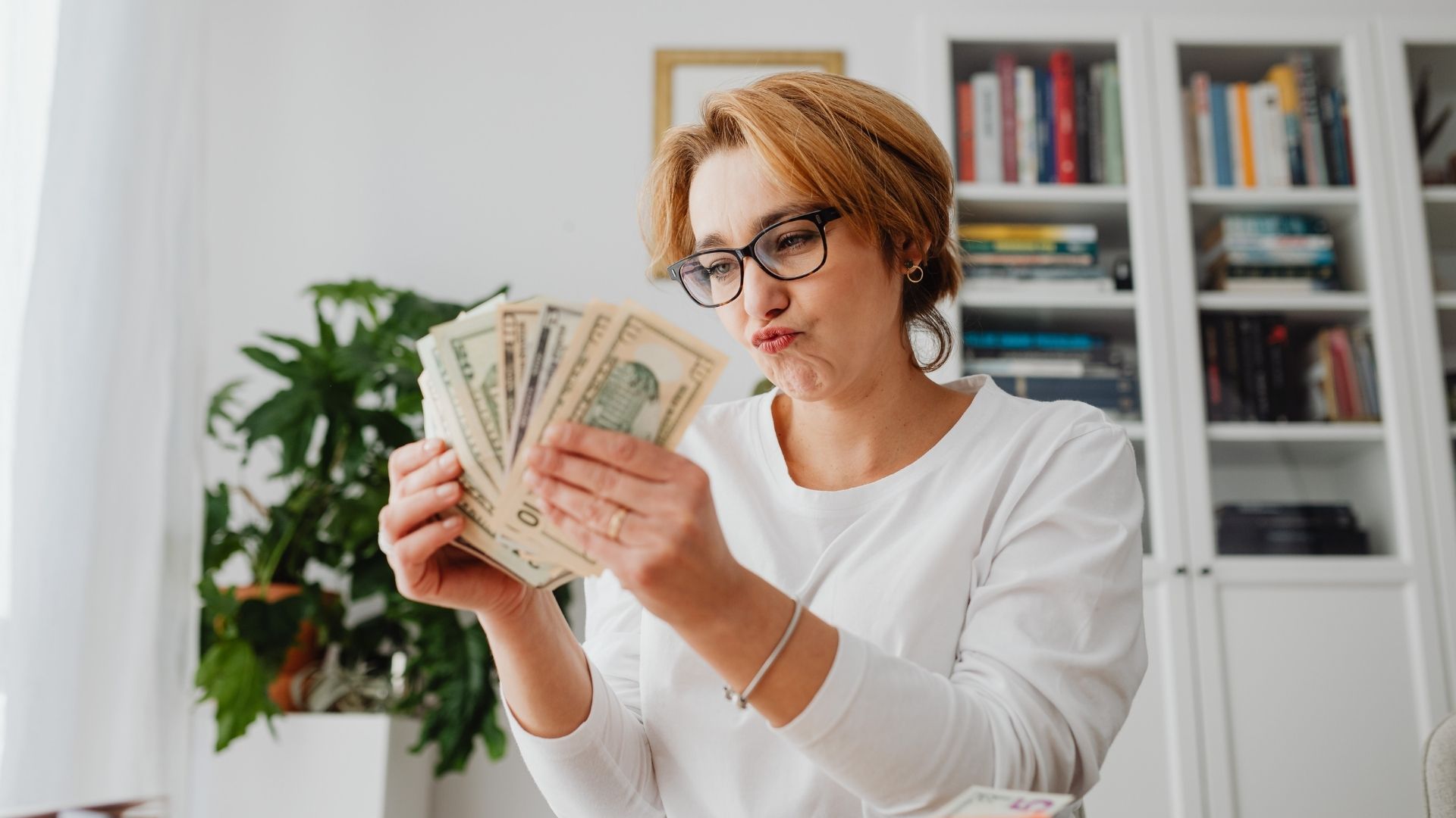 Things To Do With Money In Your Twenties 1 Things To Do With Money In Your Twenties