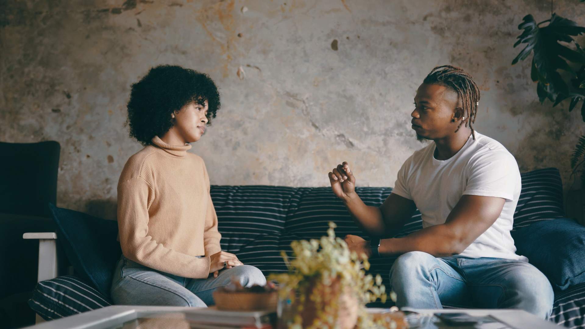 Basic Signs You’re in a Toxic Relationship 1 Basic Signs You’re in a Toxic Relationship